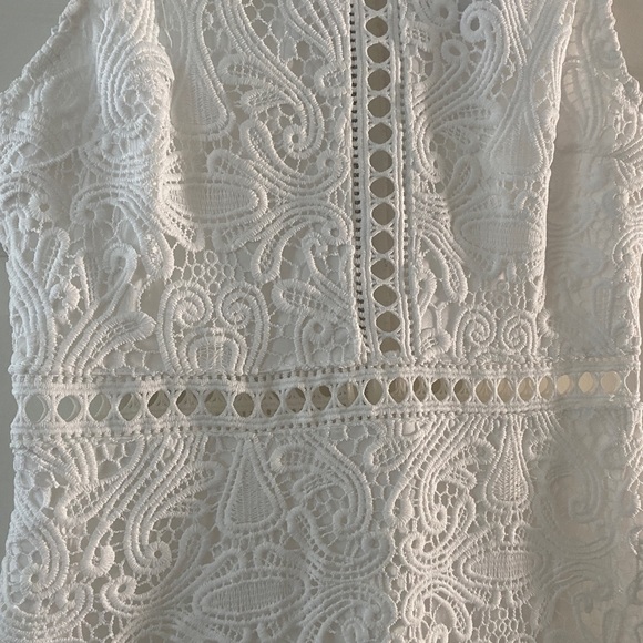 Lulu's Crochet Lace Sleeveless Bodycon Mini Dress
Size Small - Picture 4 of 10